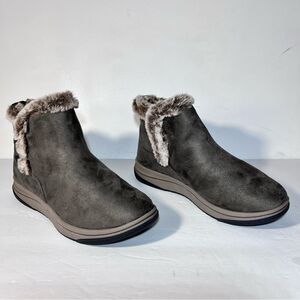 Clarks Cloudsteppers Breeze Fur Faux Fur Slip-On Boots